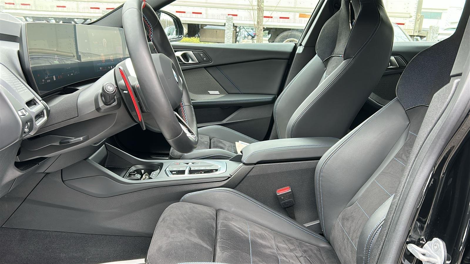 2025 BMW 2 Series M235 - Photo 10