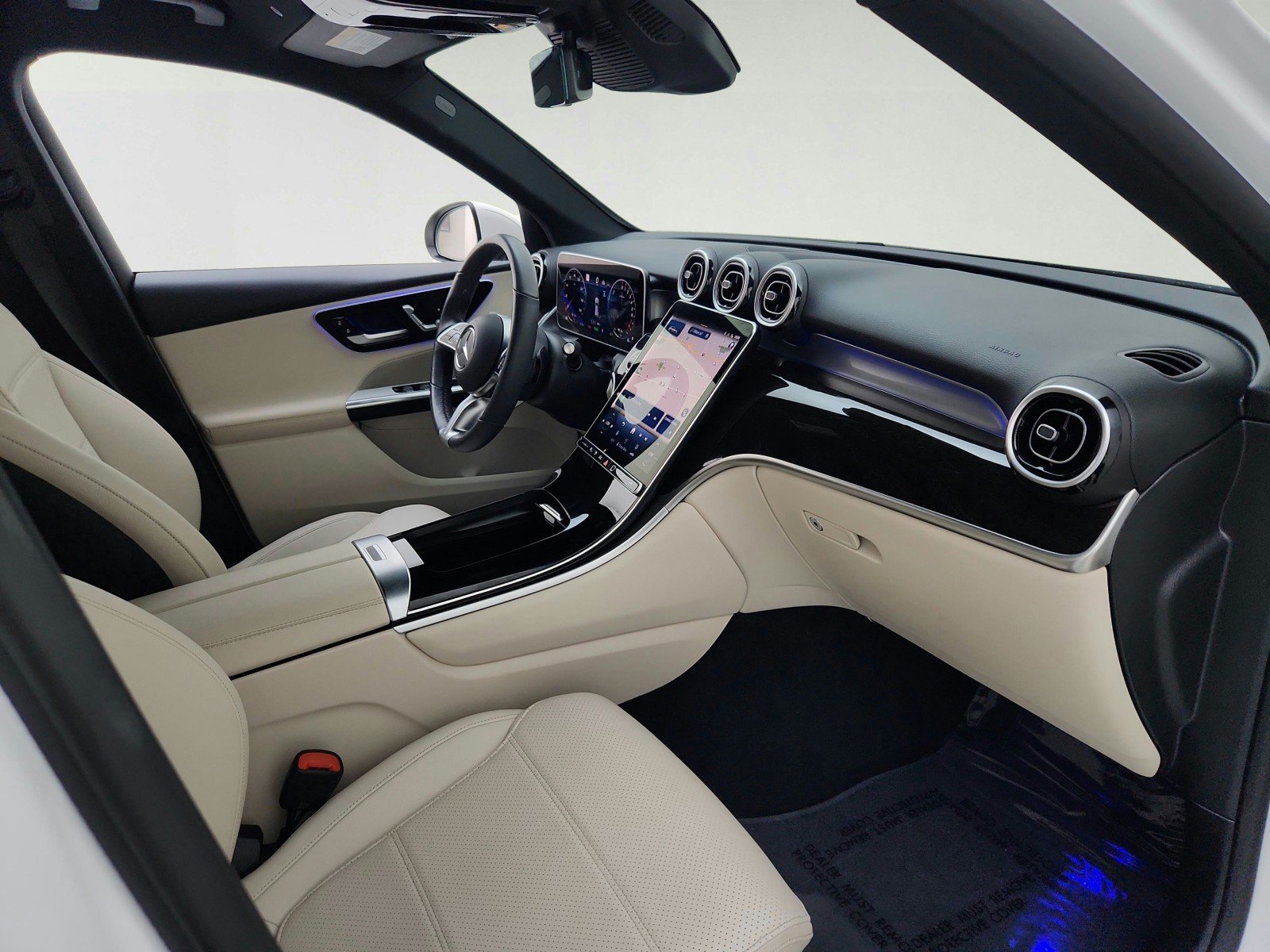 Certified Used 2025 Polar White Mercedes-Benz GLC 350e image 28