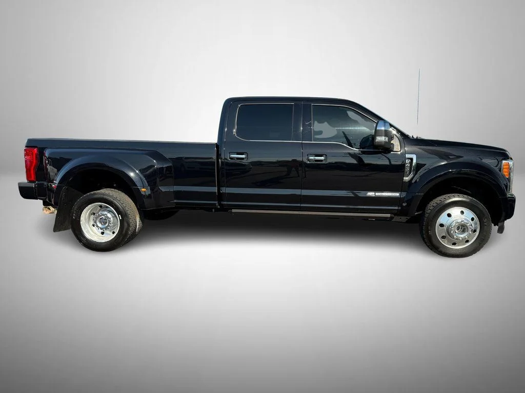 Used 2019 Black Ford Platinum image 5