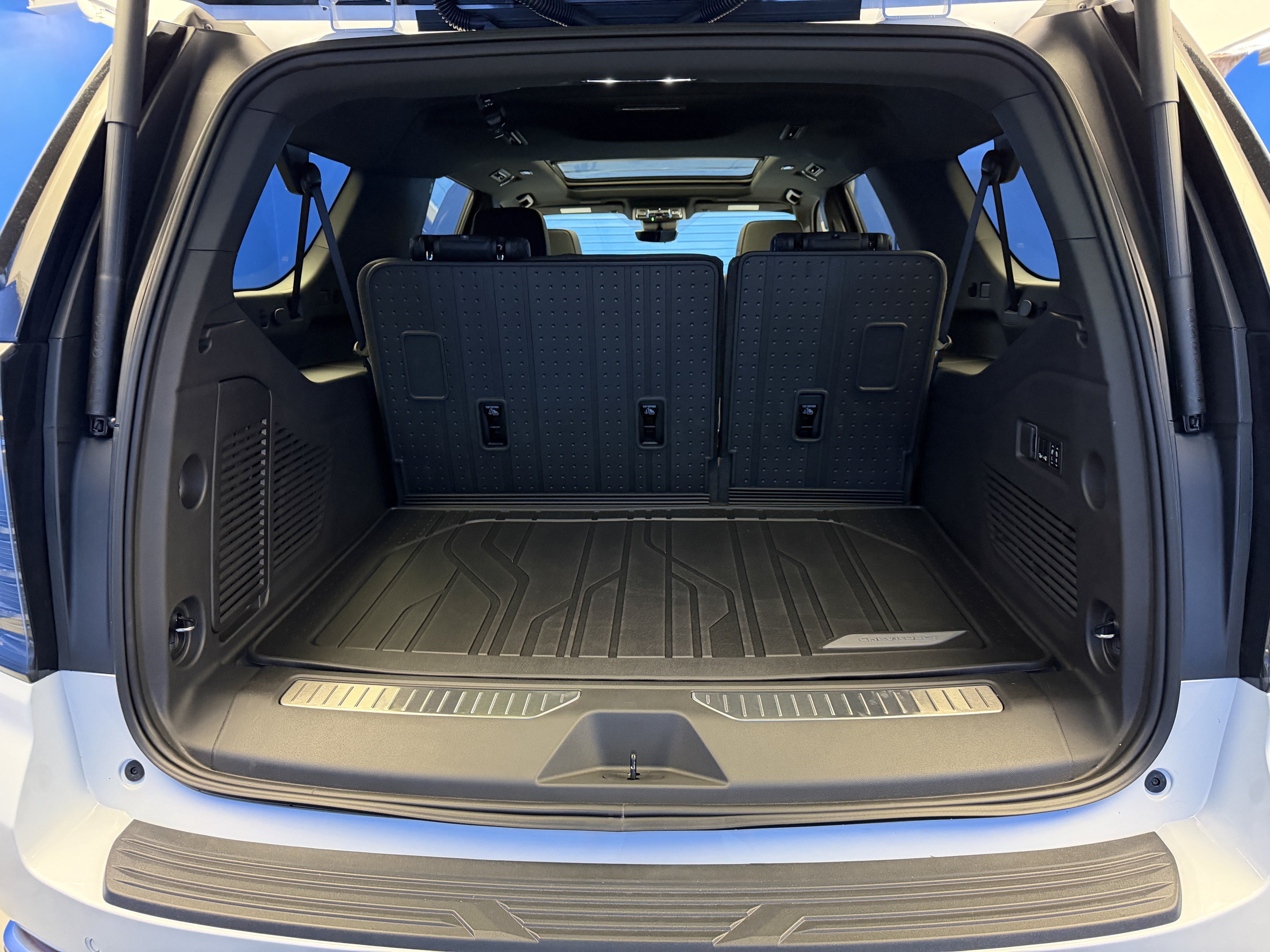 2026 Chevrolet Suburban High Country - Photo 34