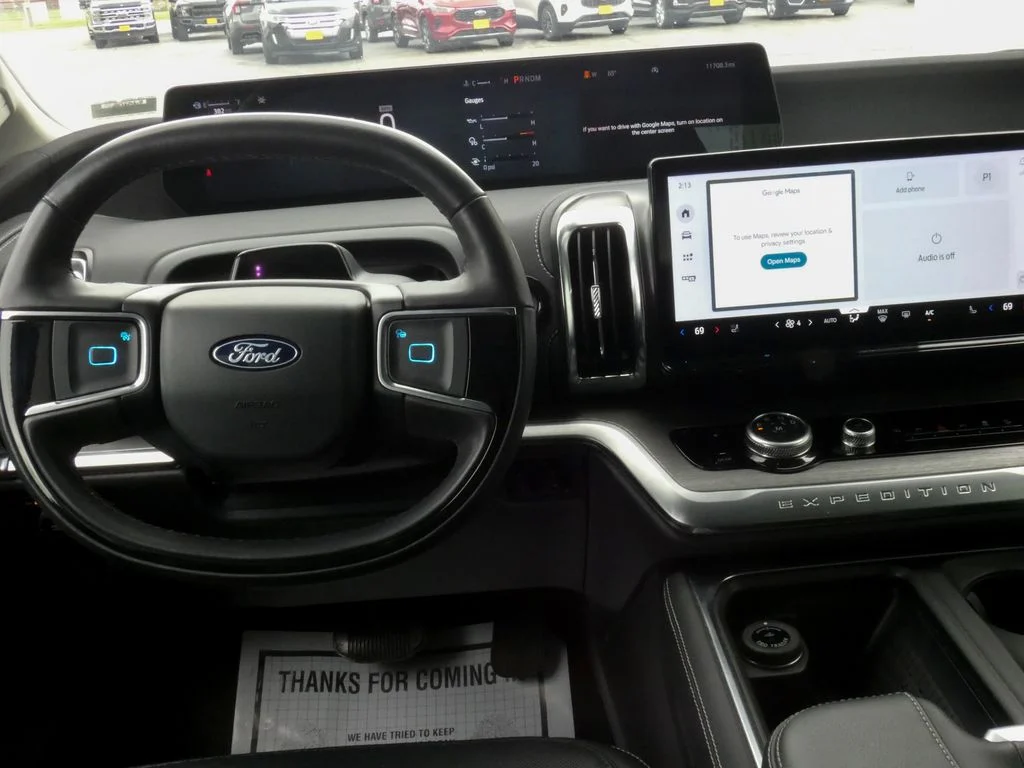 Used 2025 White Ford Platinum image 10