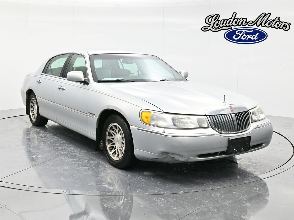 2002 Lincoln Town Car Signature