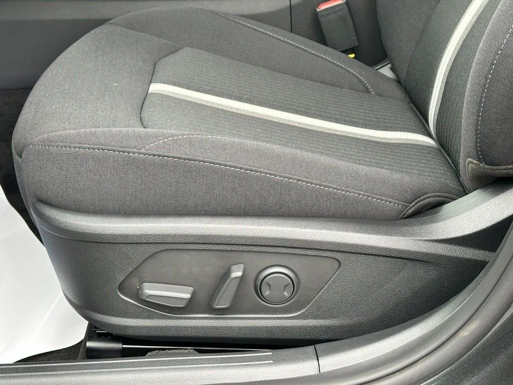 Used 2026 Gray Hyundai SEL Sport image 10