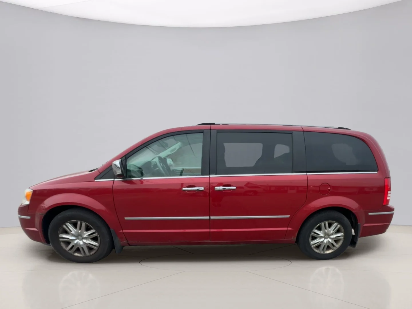 Used 2008 Red Chrysler LIMITED image 2