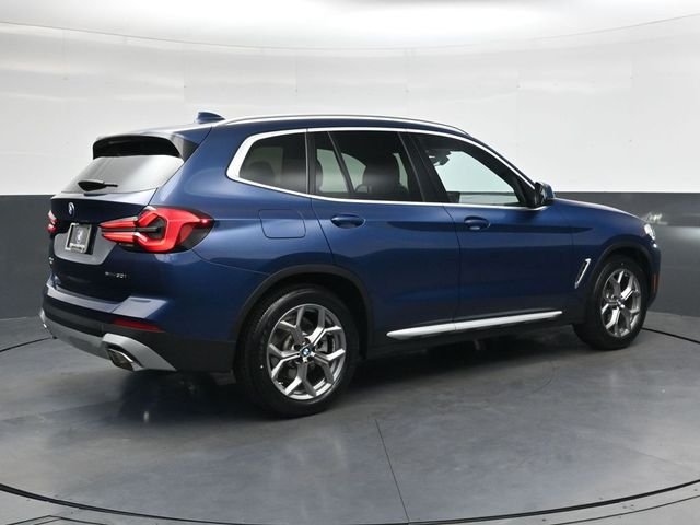Used 2023 Blue BMW sDrive30i image 4