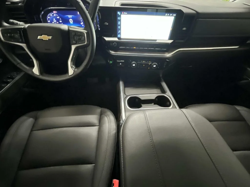 Used 2025 Summit White Chevrolet LT image 14