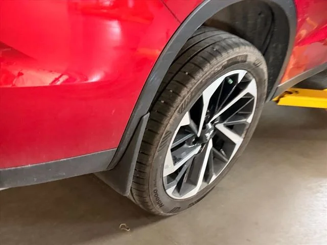 Used 2024 Red Mitsubishi SE image 8