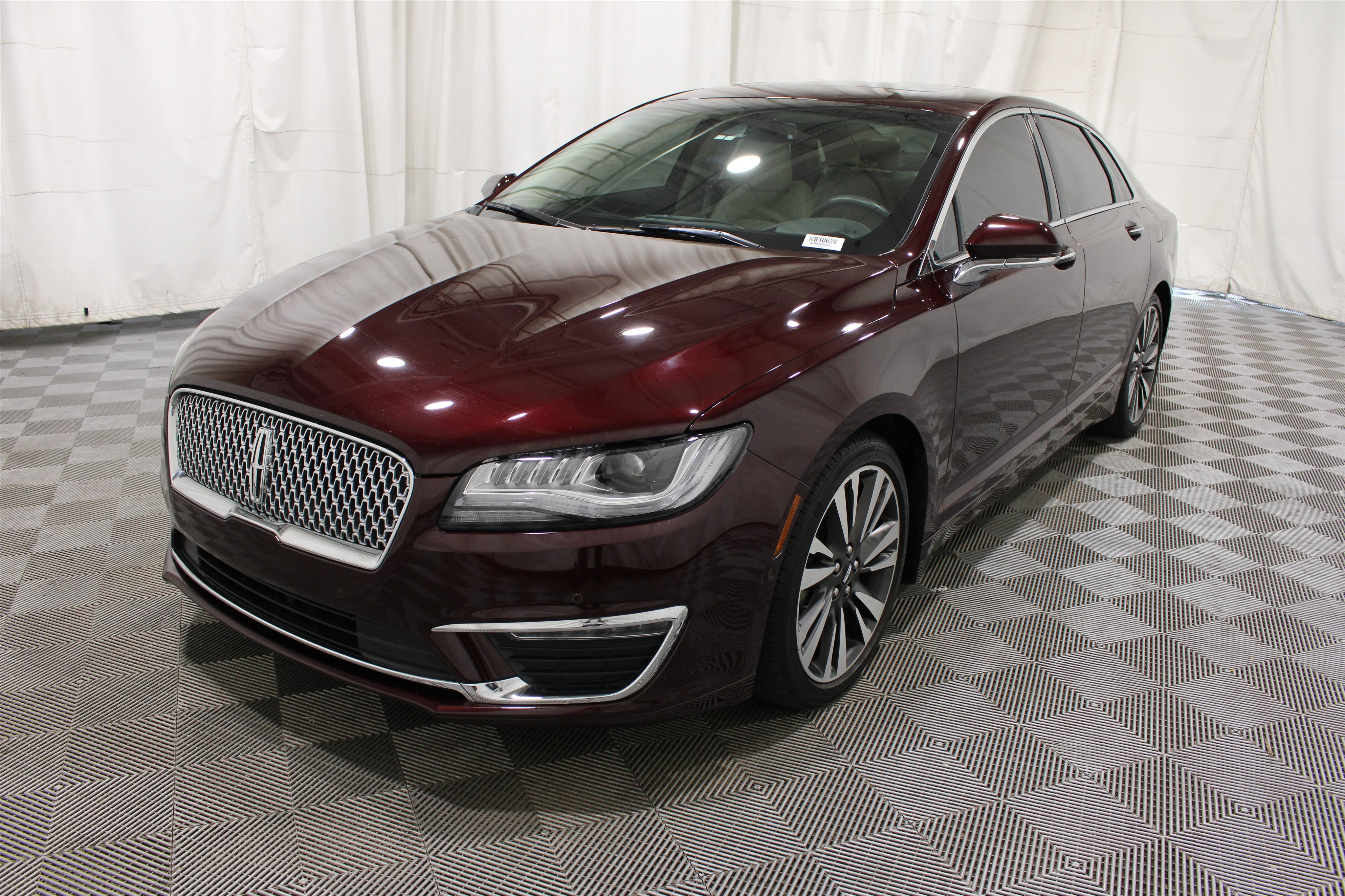 Used 2018 Burgundy Velvet Metallic Tinted Clearcoat Lincoln Select image 34