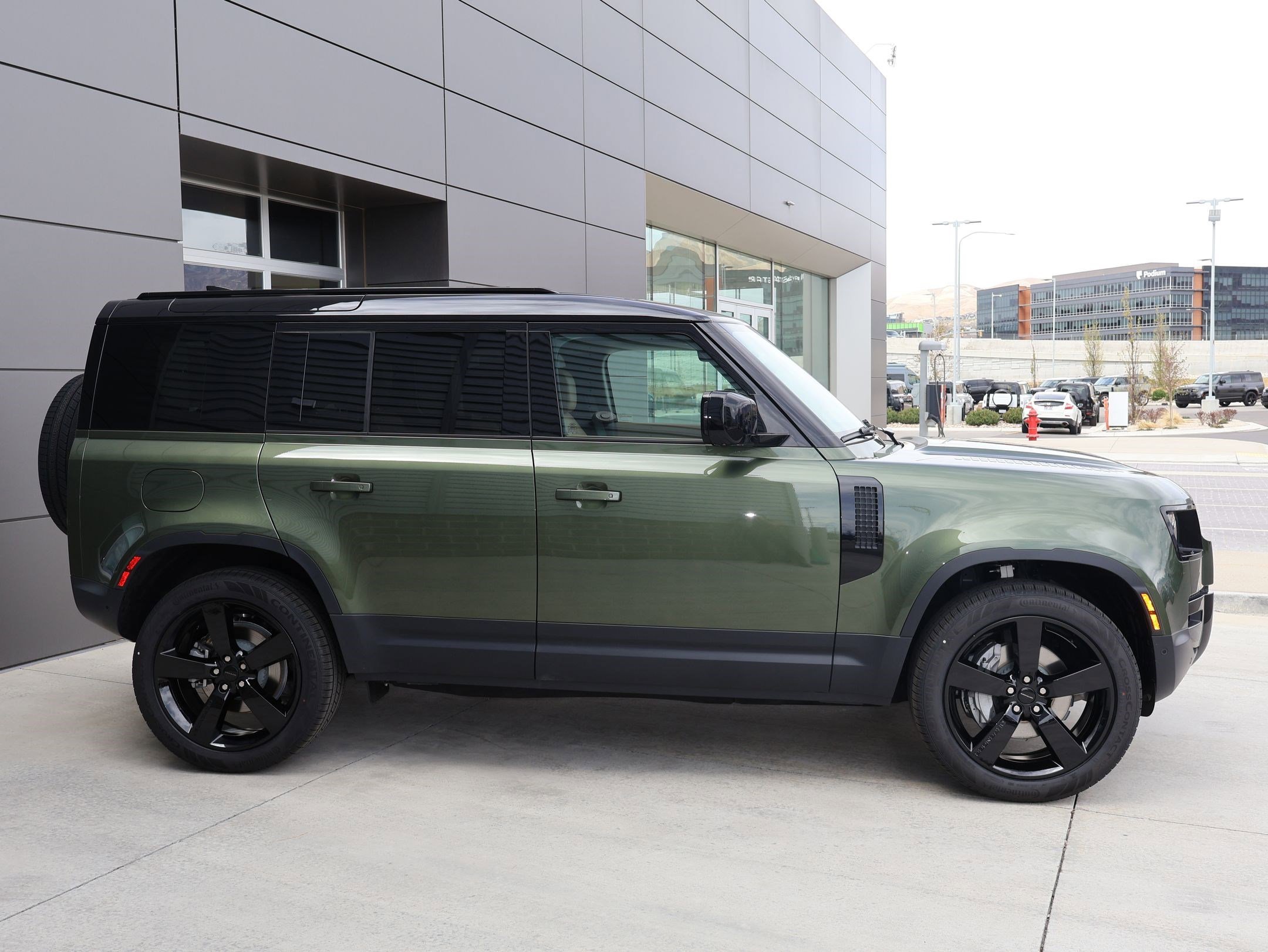 New 2026 Woolstone Green LAND ROVER P300 S image 4