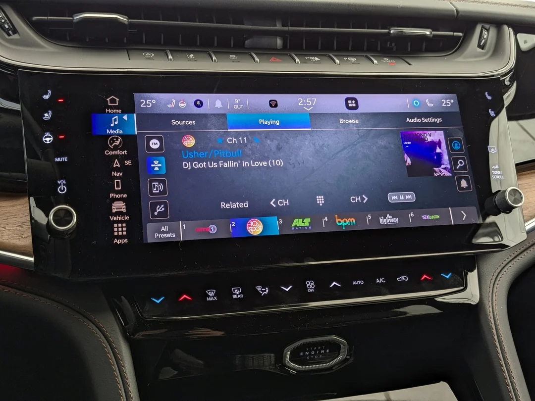 New 2026 White Jeep Summit - - 4x4 - Pano Sunroof - Palermo Lthr - Head-Up Display - Night Vision & More! image 23