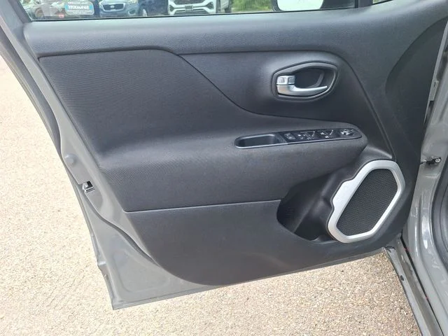 Used 2020 Gray Jeep Latitude image 10