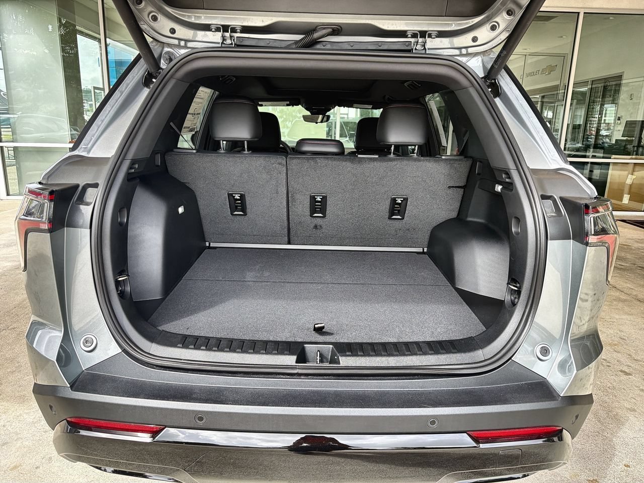 2027 Chevrolet Equinox RS - Photo 21