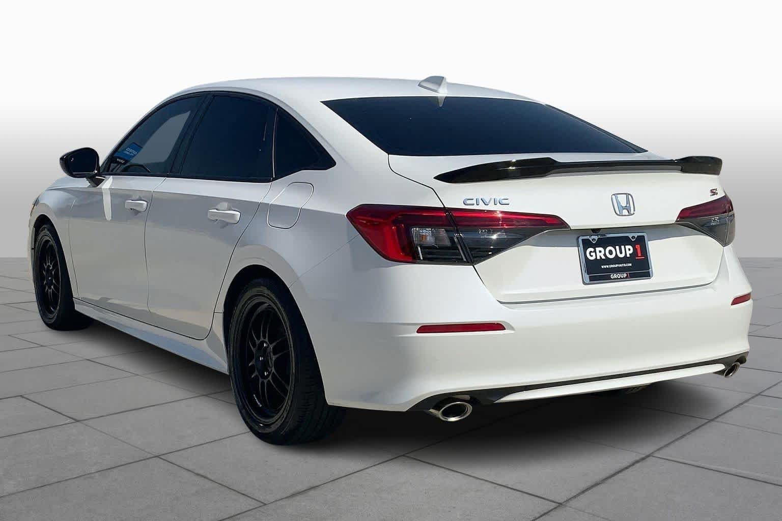 Used 2024 Platinum White Pearl Honda  image 23