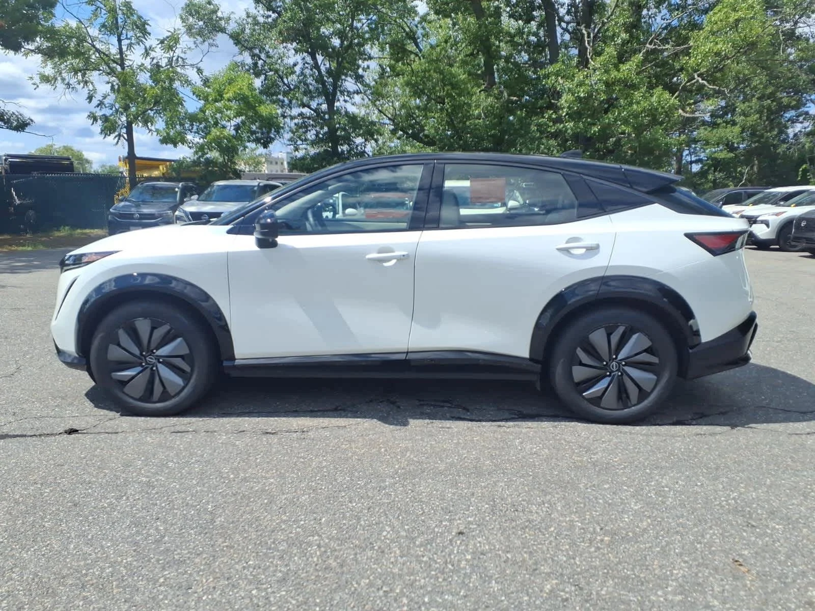Certified Used 2024 Everest White Pearl Tricoat/Black Diamond Pearl Nissan ENGAGE+ image 8