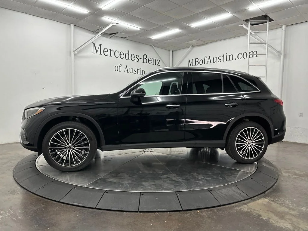 New 2026 Black Mercedes-Benz GLC 300 image 4