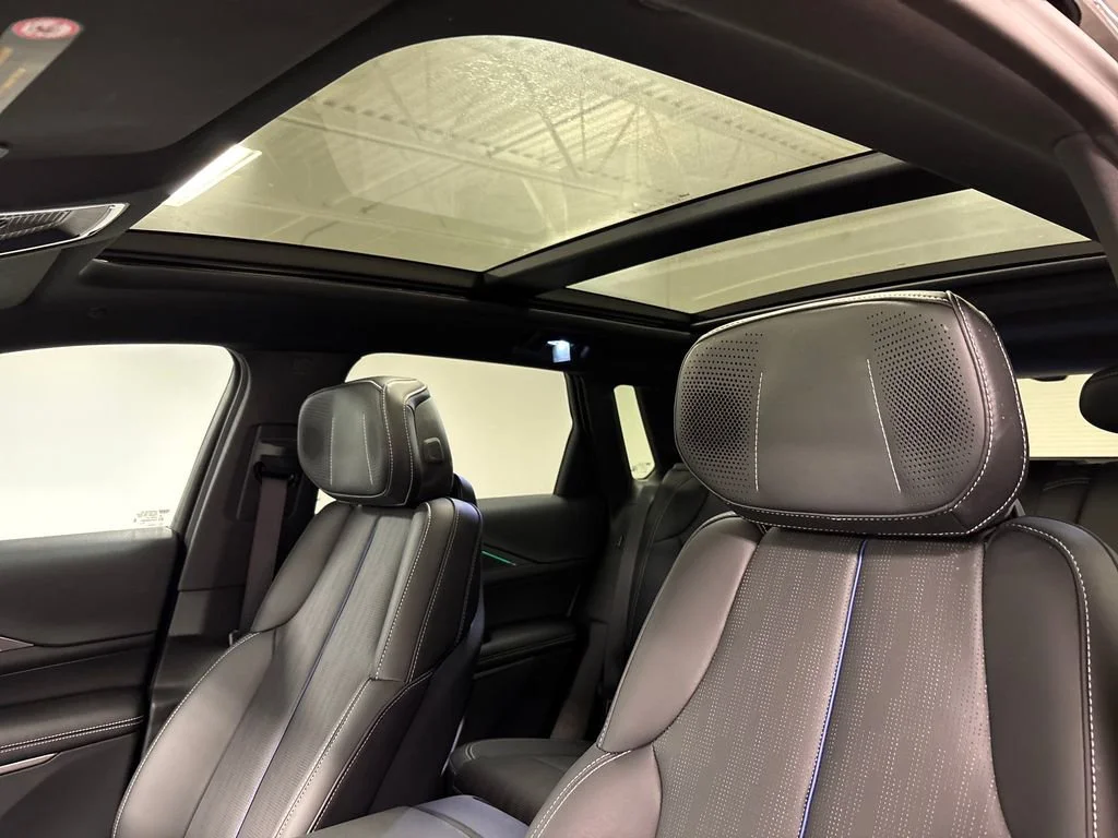 2025 Cadillac LYRIQ Luxury 2 - Photo 31