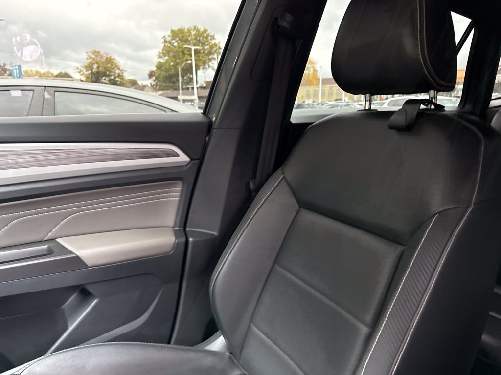 Used 2022 Gray Volkswagen 2.0T SE w/Technology image 8