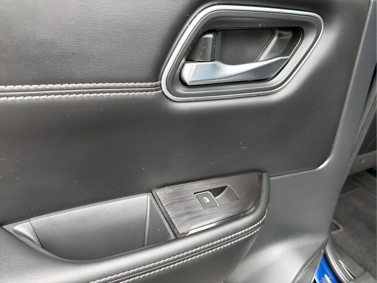 Used 2024 Blue Nissan Platinum image 22