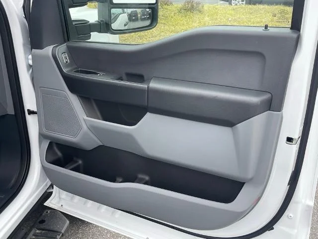 New 2026 Oxford White Ford F-350® XL image 14