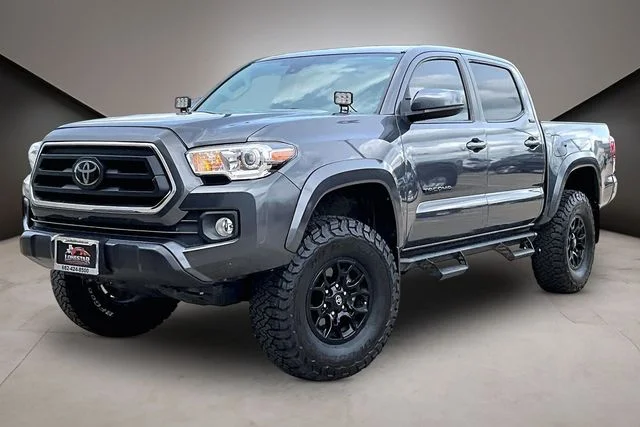 2022 Toyota Tacoma SR5 Double Cab 2WD V6 Auto Short Bed's photo