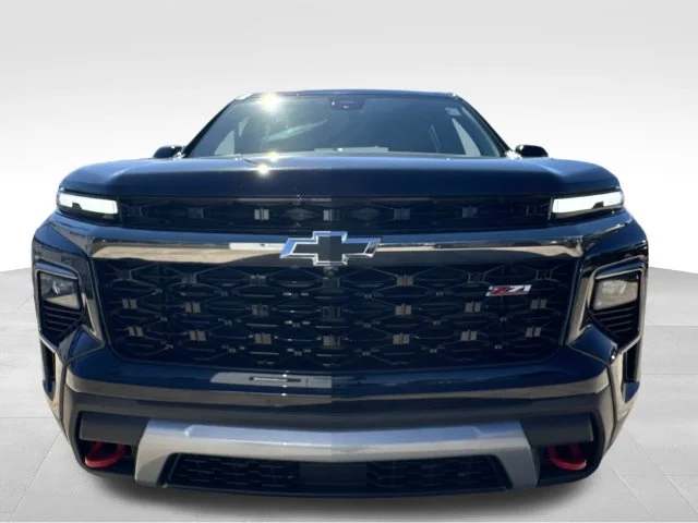 Used 2025 Black Chevrolet Z71 image 3