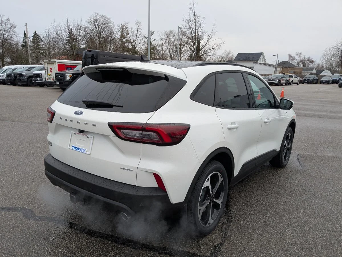 Used 2025 White Ford St-Line Select image 3