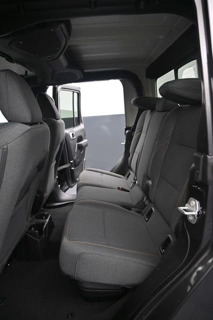 New 2026 Granite Crystal Metallic Clear-Coat Exterior Paint Jeep Sport S image 8