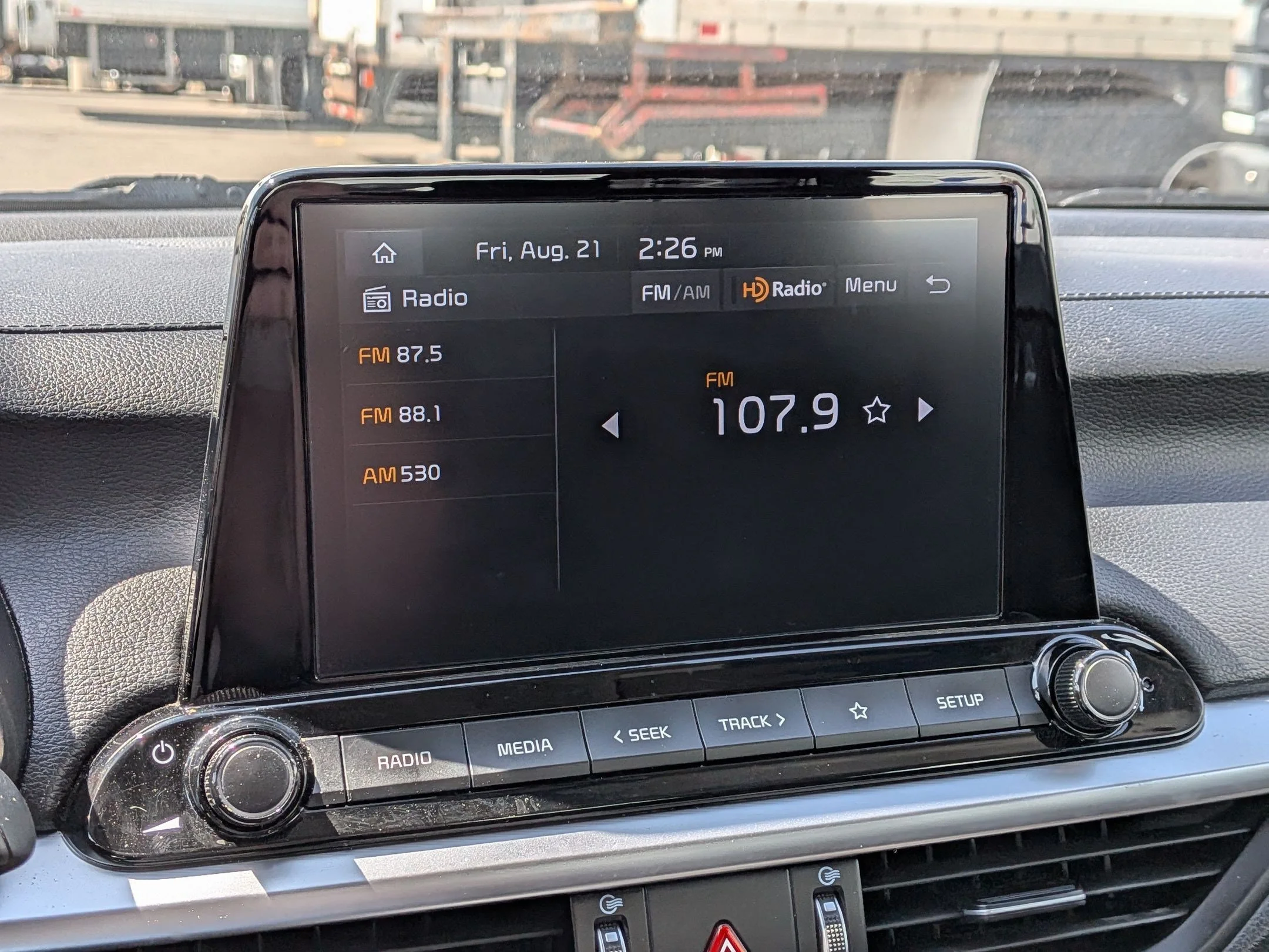 Used 2023 Snow White Pearl Kia LXS image 19