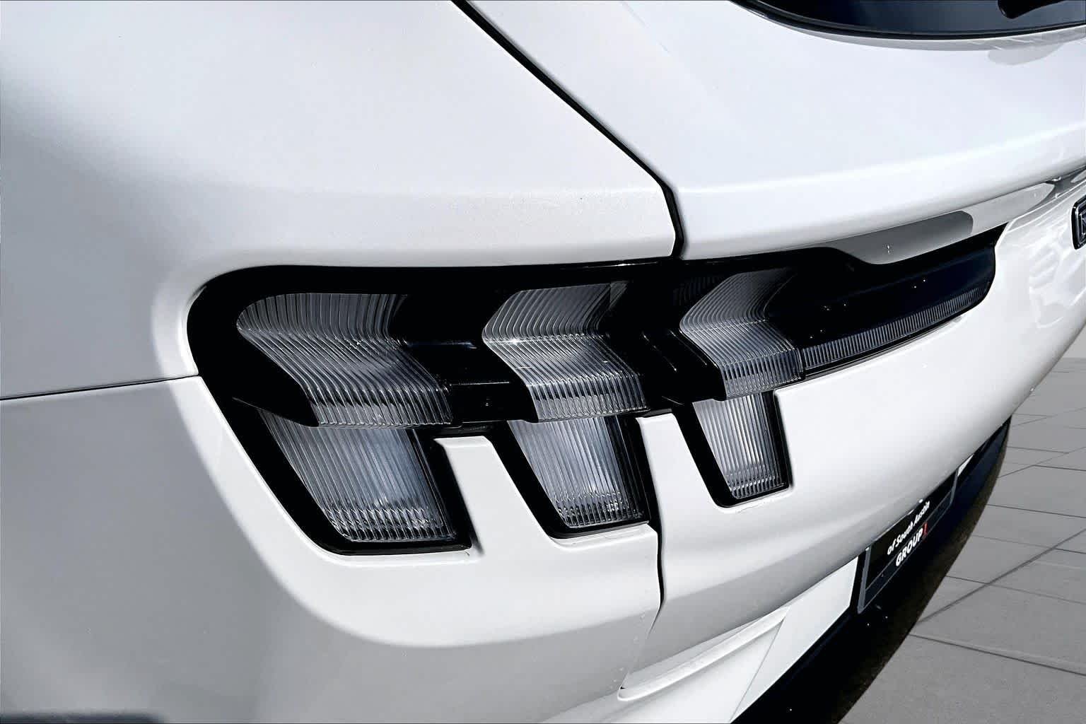 Used 2023 Star White Metallic Tri-Coat Ford GT image 27