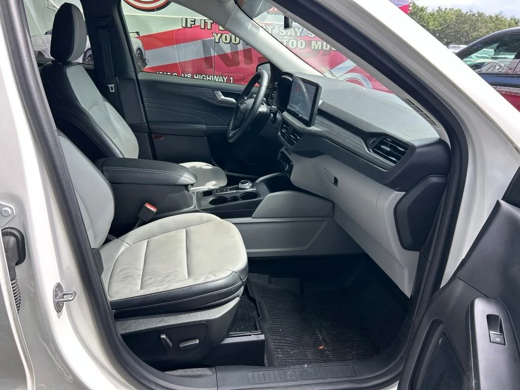 Certified Used 2023 Star White Ford Platinum image 39