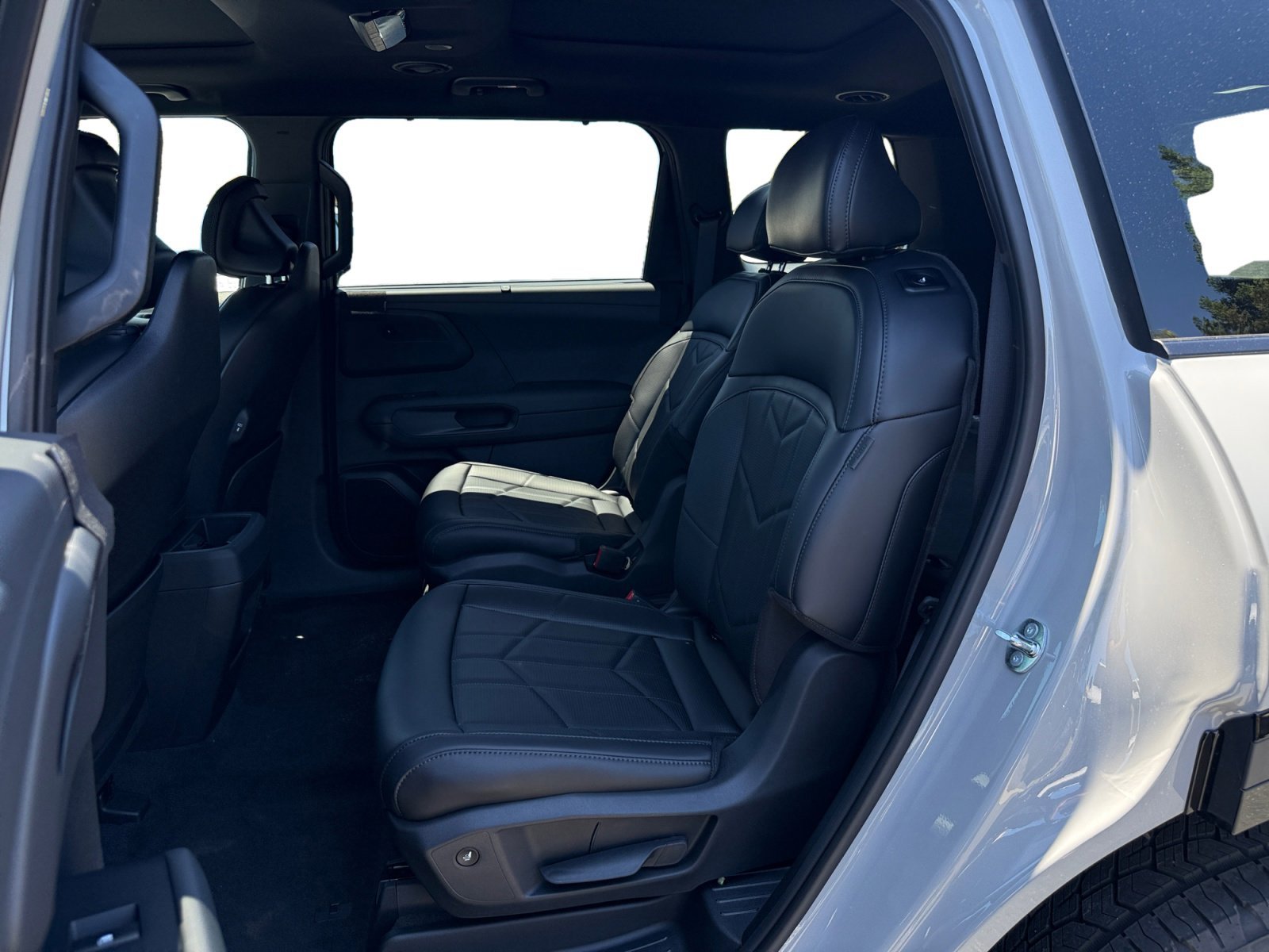 New 2027 Wolf Gray Kia X-PRO SX image 16