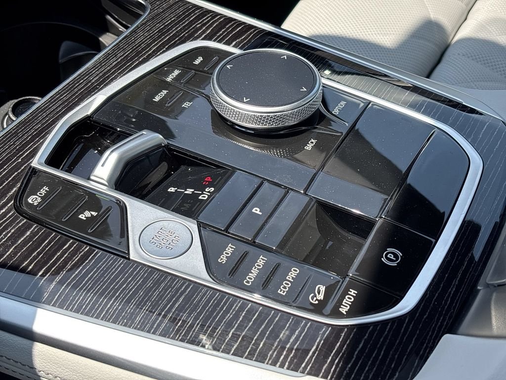 New 2026 Carbon Black Metallic BMW xDrive40i image 23