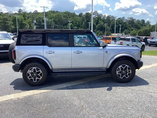 Used 2021 Silver Ford Outer Banks image 2