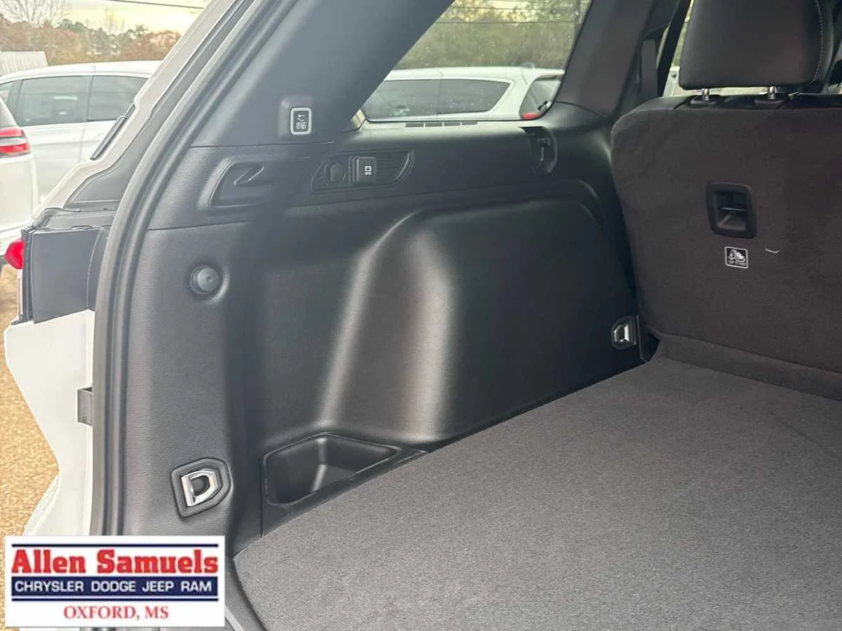 2025 Jeep Grand Cherokee Altitude - Photo 25