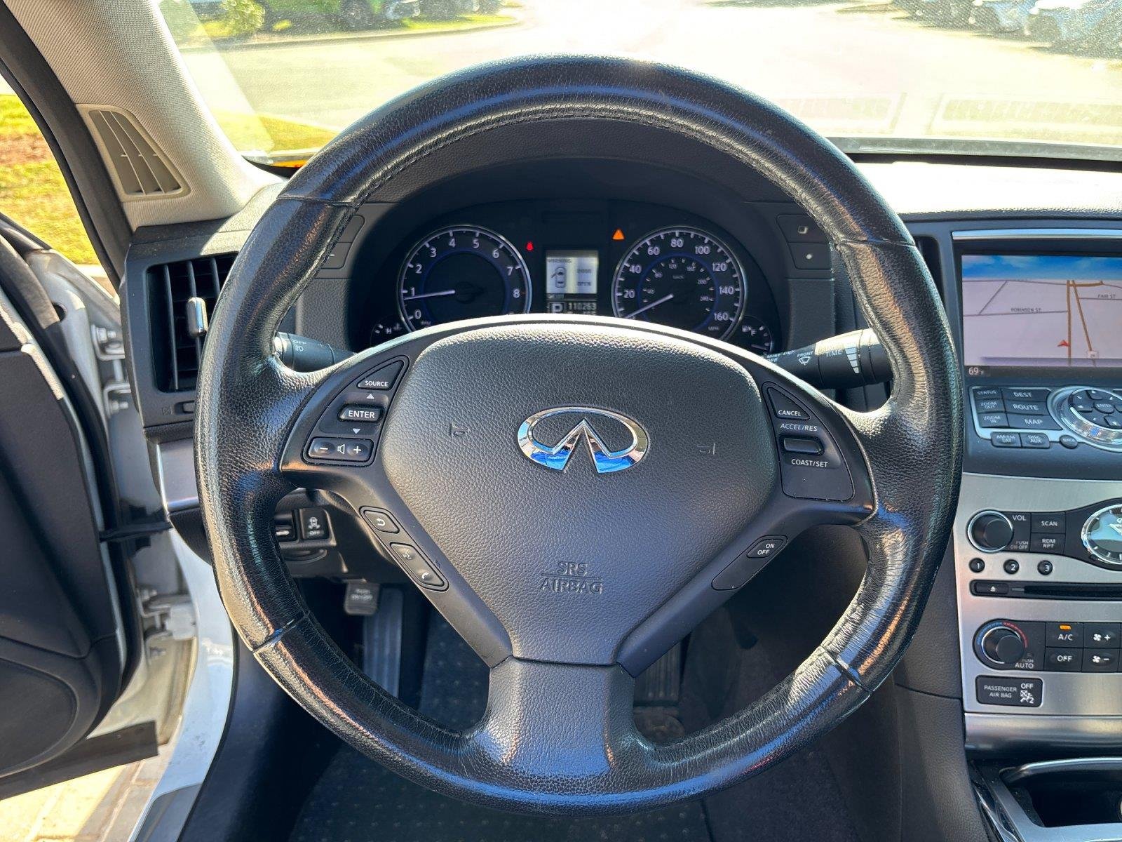 Used 2013 Moonlight White INFINITI Journey image 17