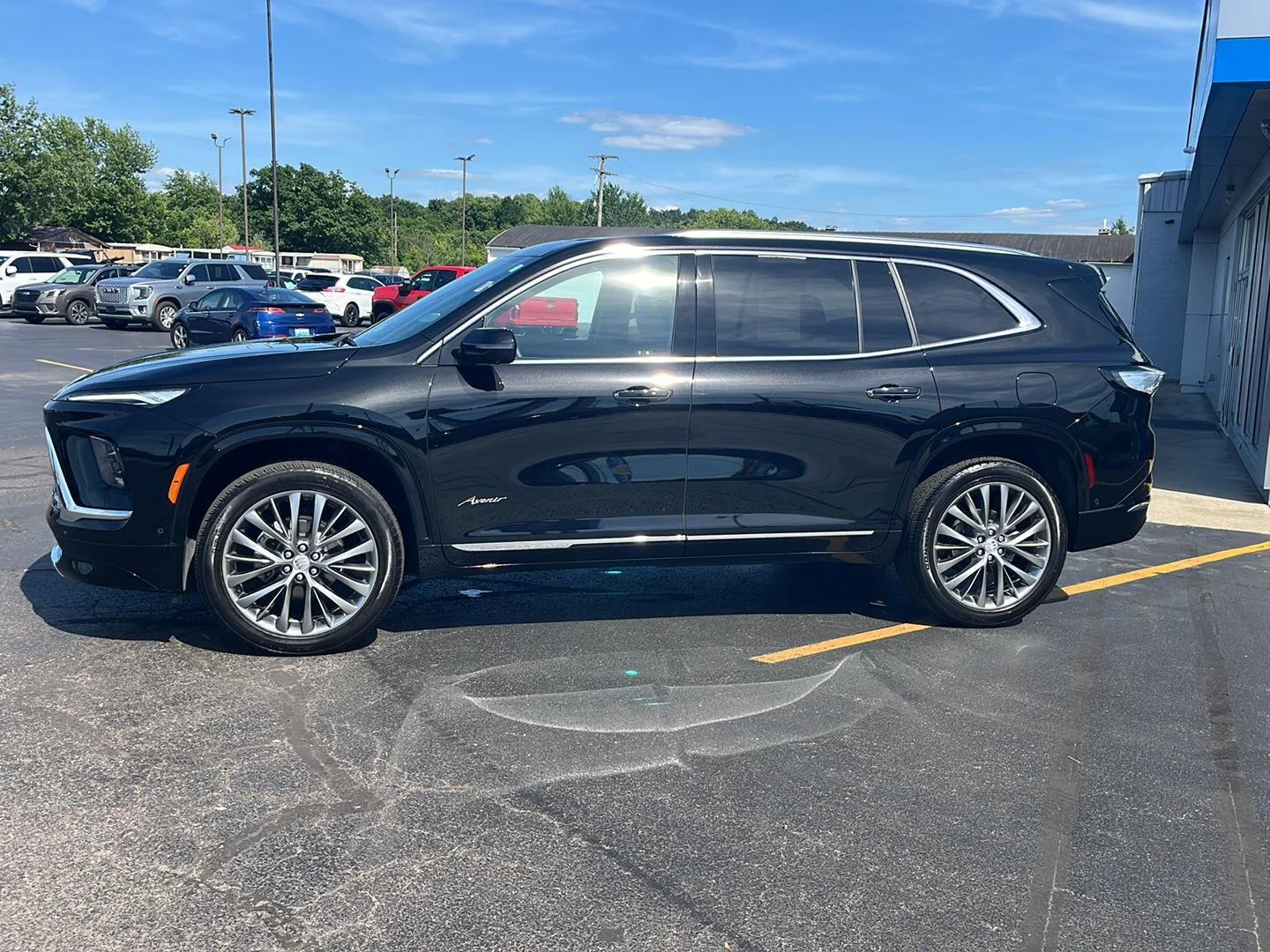 Used 2025 Ebony Twilight Metallic Buick Avenir image 4