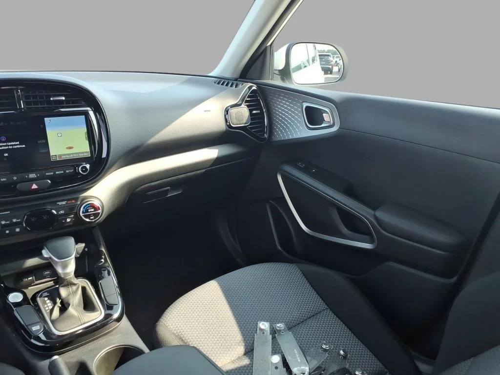 Used 2023 White Kia S image 12