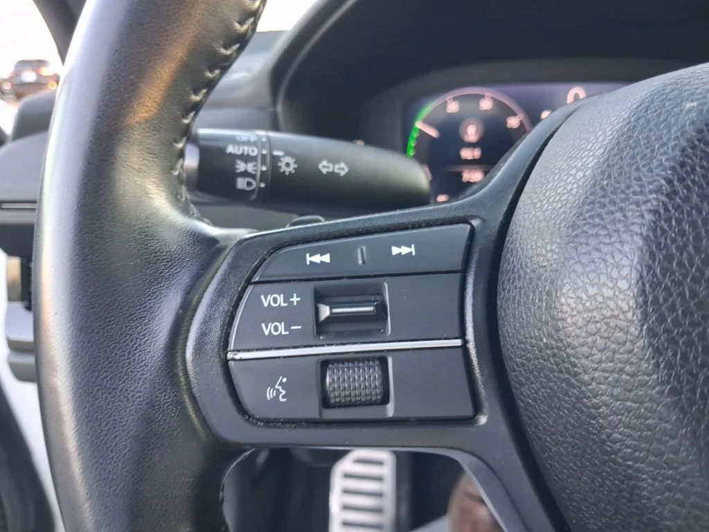 Used 2023  Honda Sport image 15