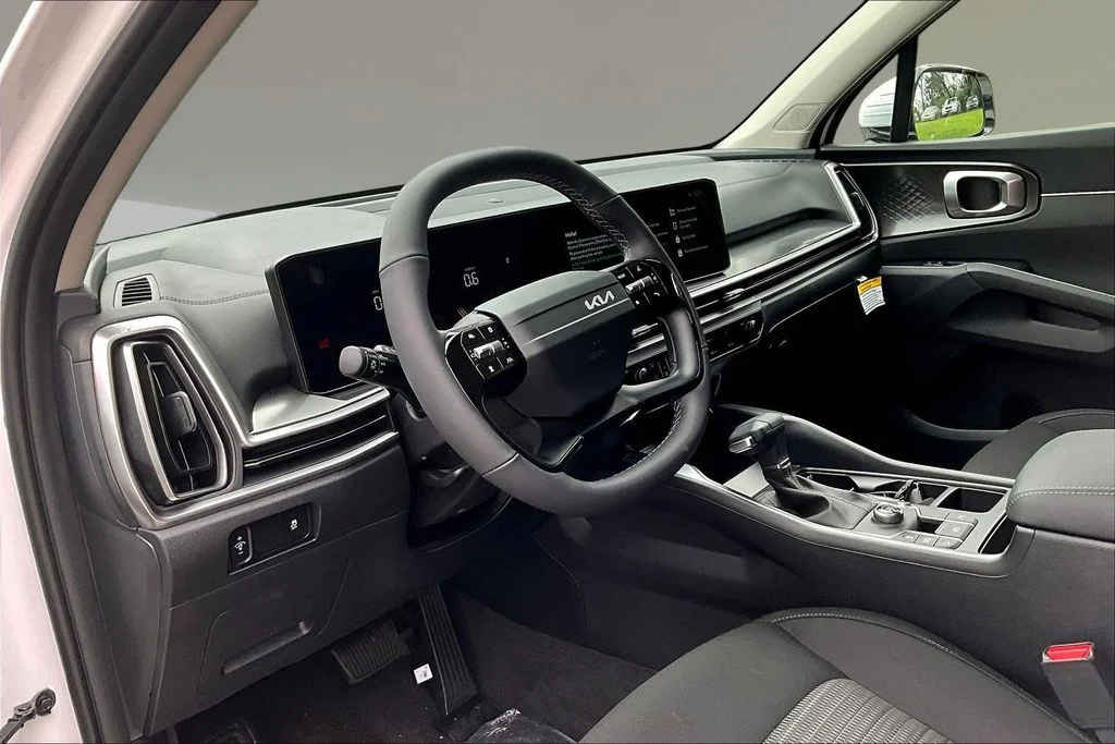 New 2026 Glacial White Pearl Kia LX image 7