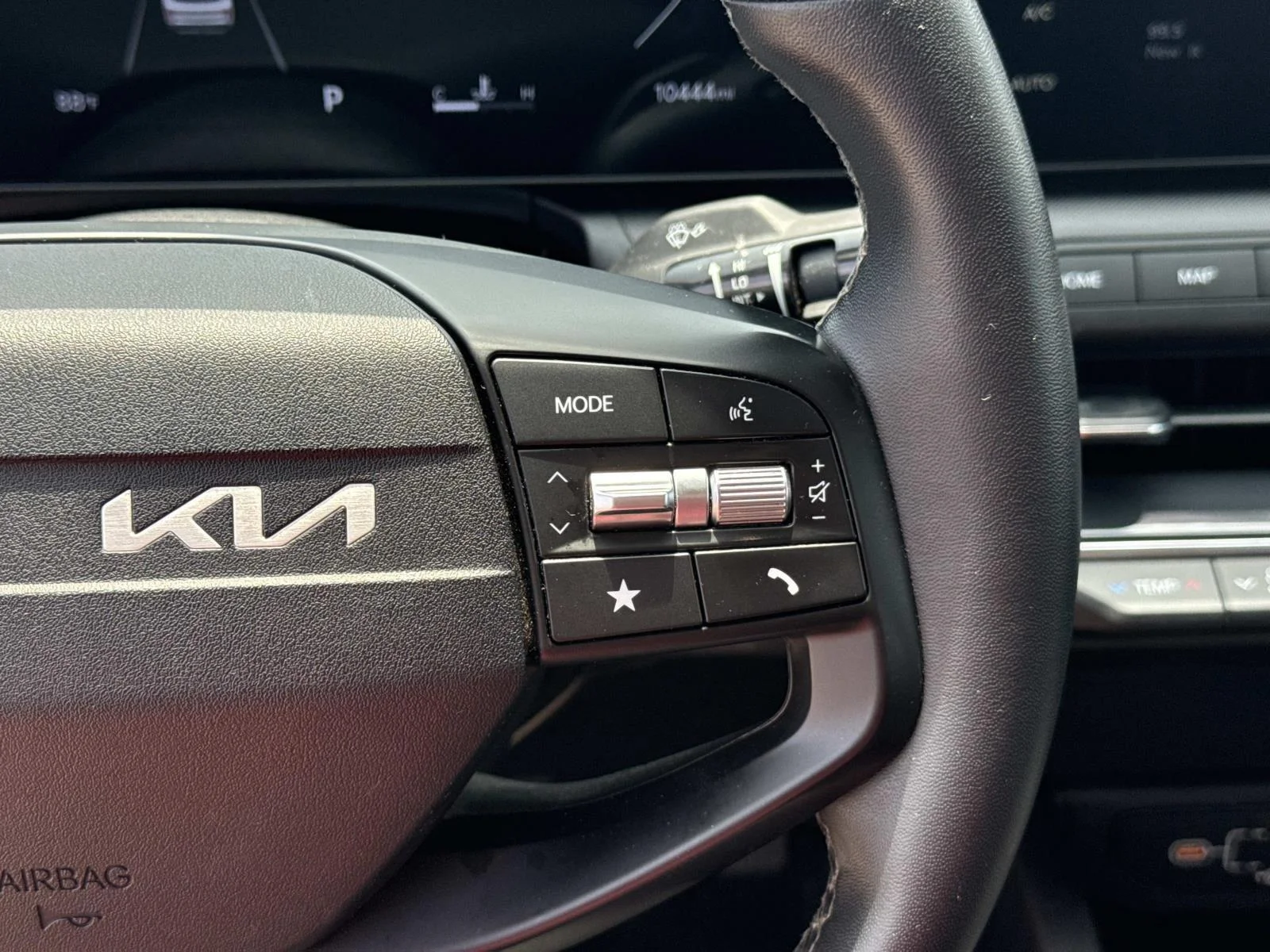 Certified Used 2025 Morning Haze Kia EX FWD image 23