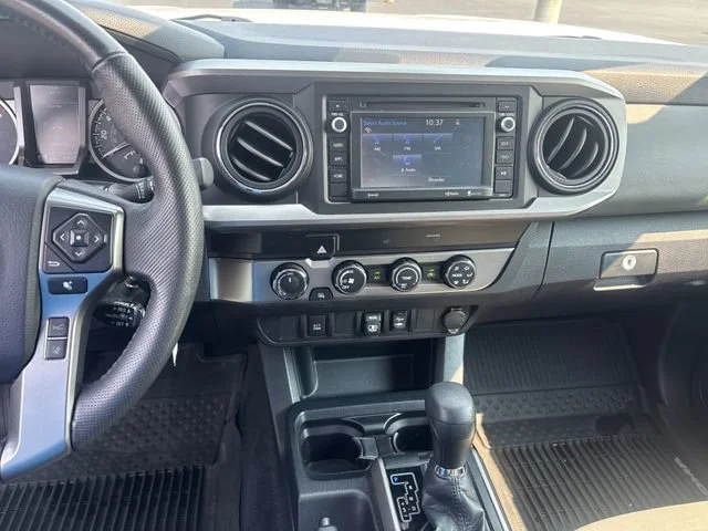 Used 2019 White Toyota SR5 V6 image 21