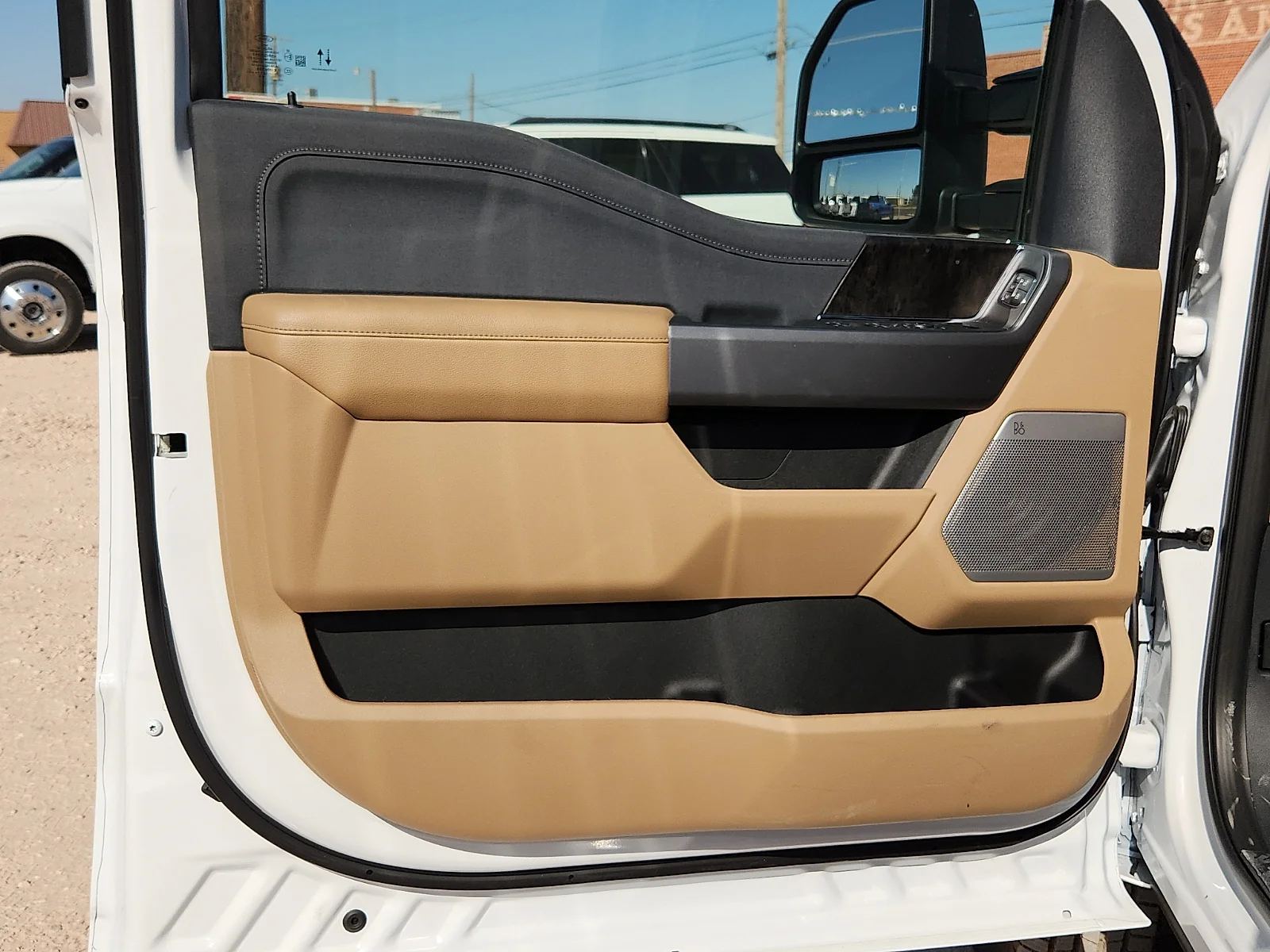 New 2026 Oxford White Ford Lariat image 14