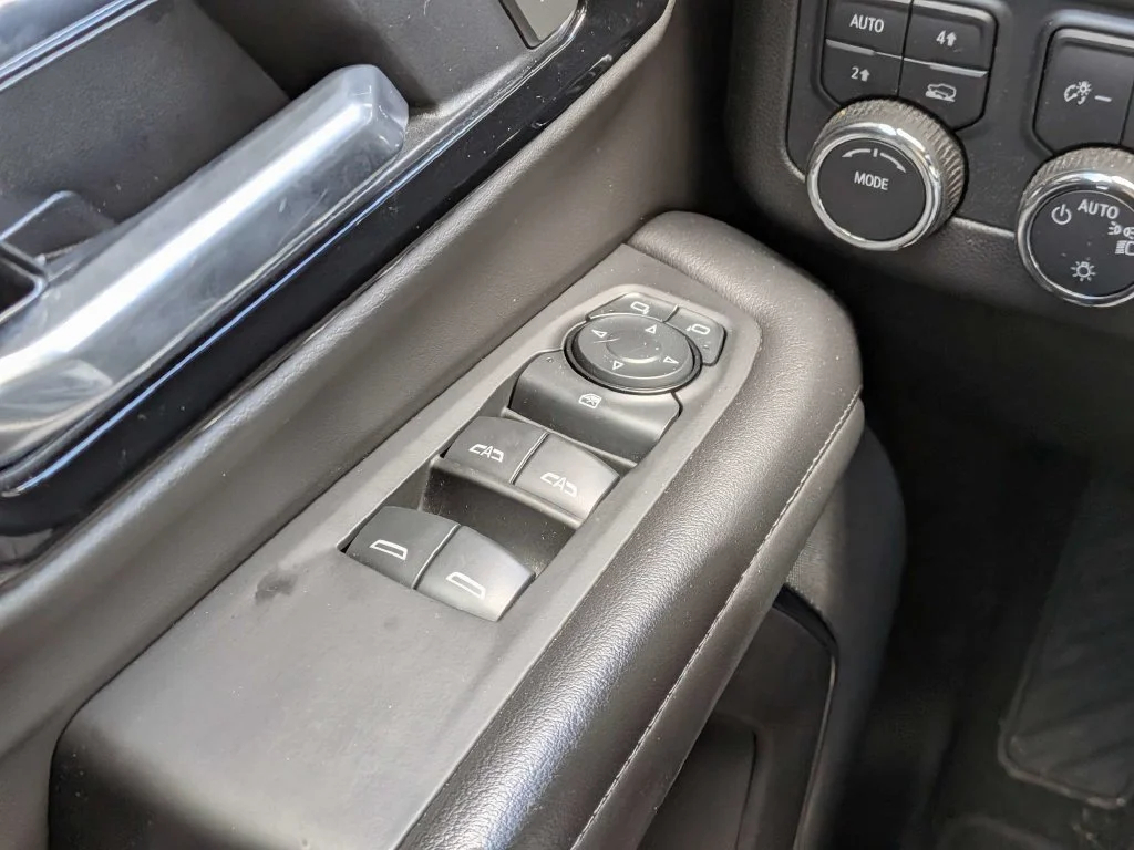 Used 2025 Gray Chevrolet LS image 21