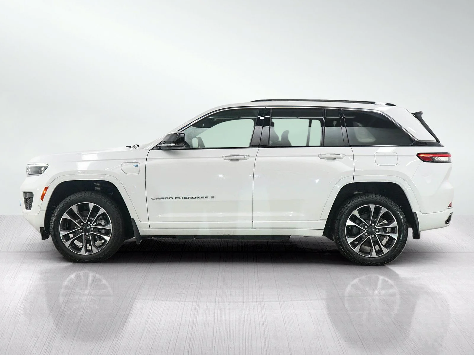 Used 2023 Jeep Grand Cherokee Overland 4xe with VIN 1C4RJYD62PC611092 for sale in Hopkins, Minnesota