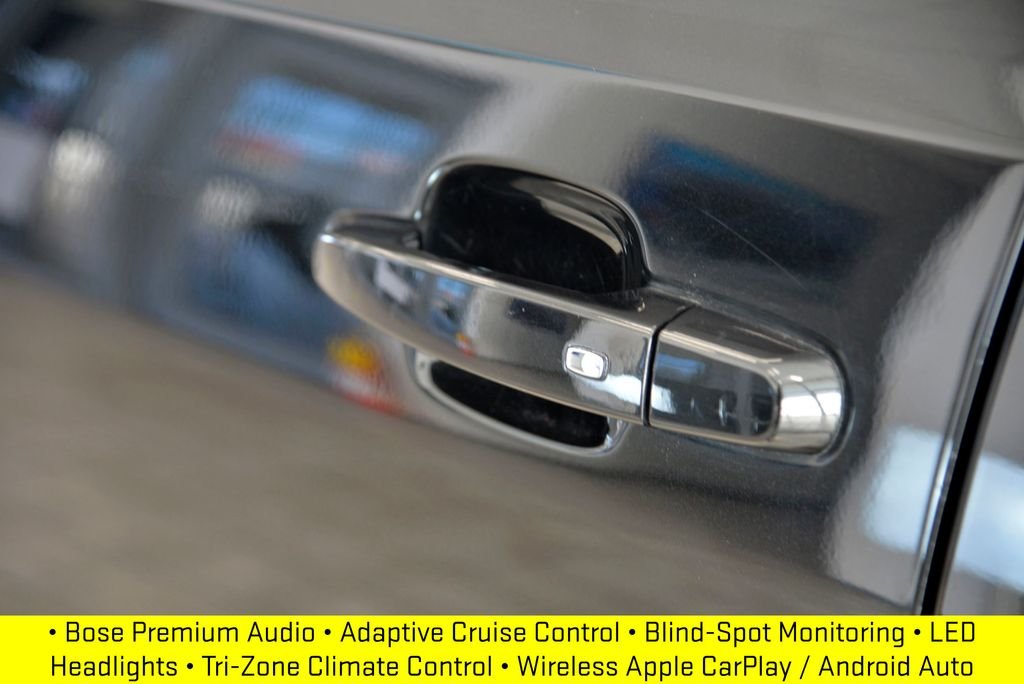 2023 GMC Acadia SLT - Photo 13