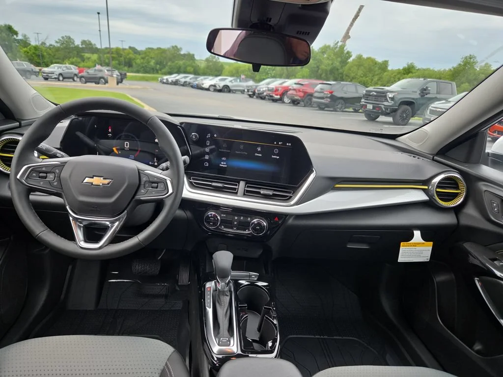 2026 Chevrolet Trax LT - Photo 9