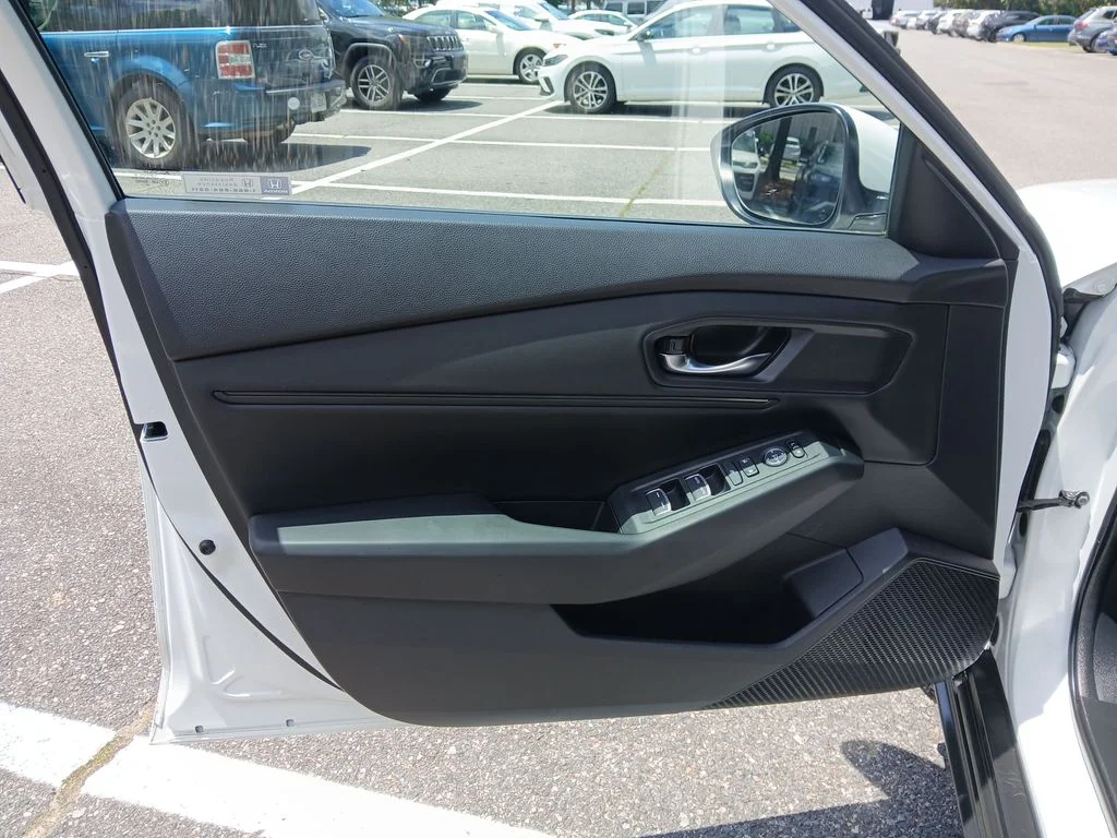 Used 2024 White Honda EX image 10