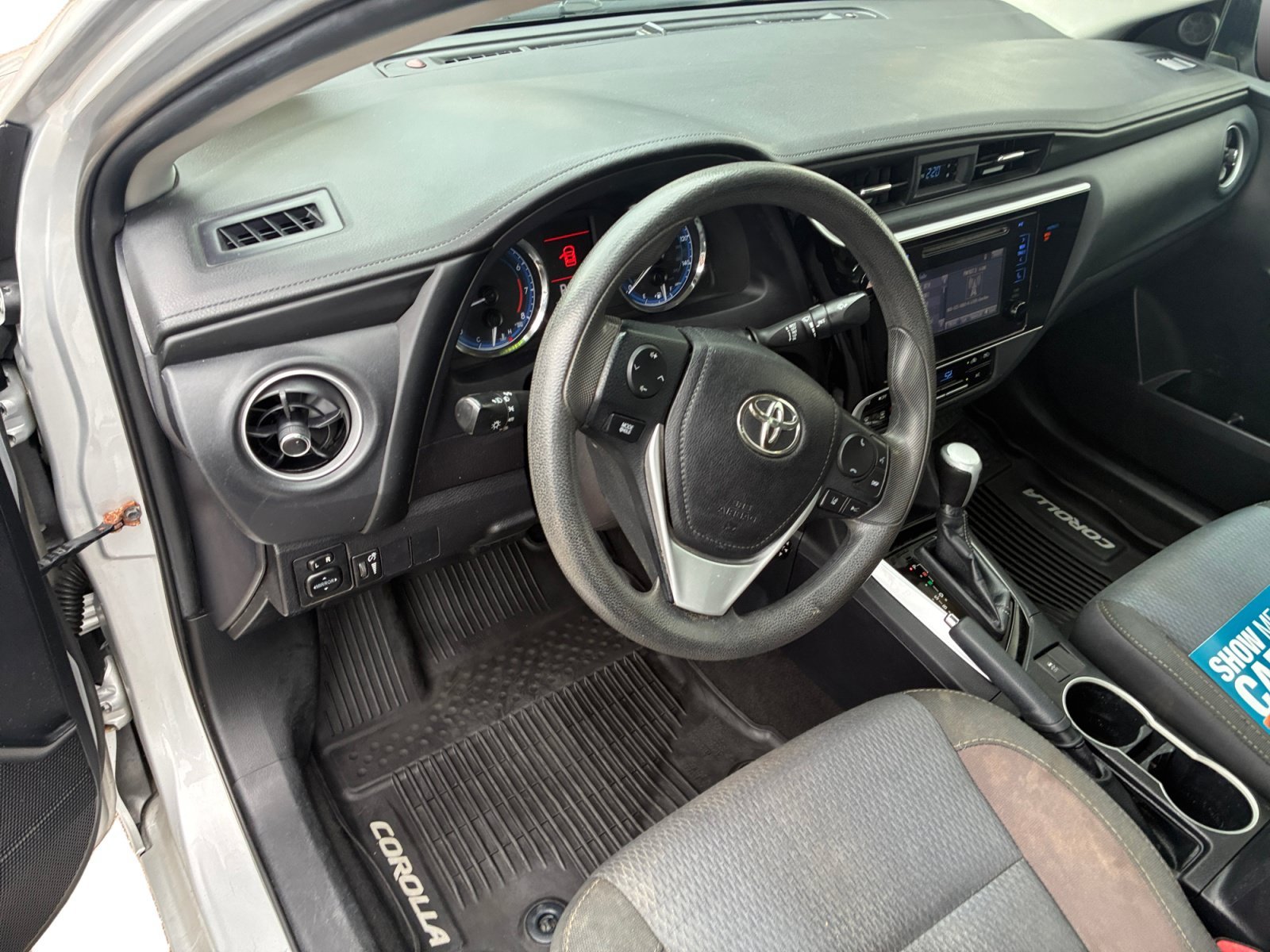 Used 2018 Classic Silver Metallic Toyota LE image 10