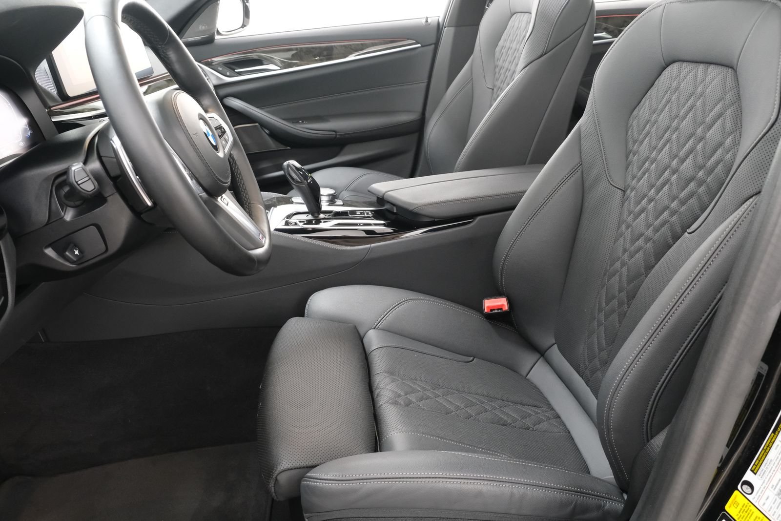 Used 2023 Black Sapphire Metallic BMW 540i xDrive image 31