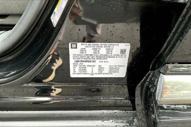 Used 2023 Black Buick Essence image 18